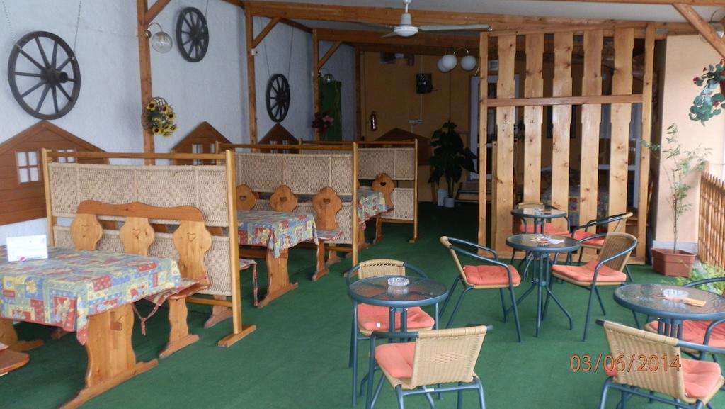 Penzion Marina Pri Slovenskej Restauracii Brezno Ruang foto