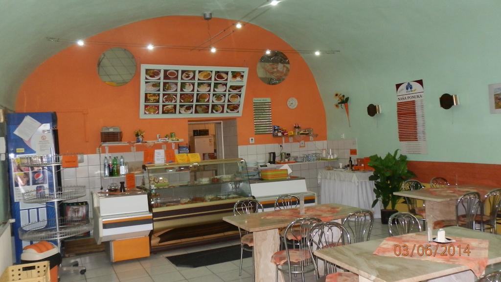 Penzion Marina Pri Slovenskej Restauracii Brezno Ruang foto