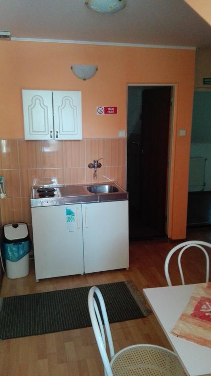 Penzion Marina Pri Slovenskej Restauracii Brezno Bagian luar foto